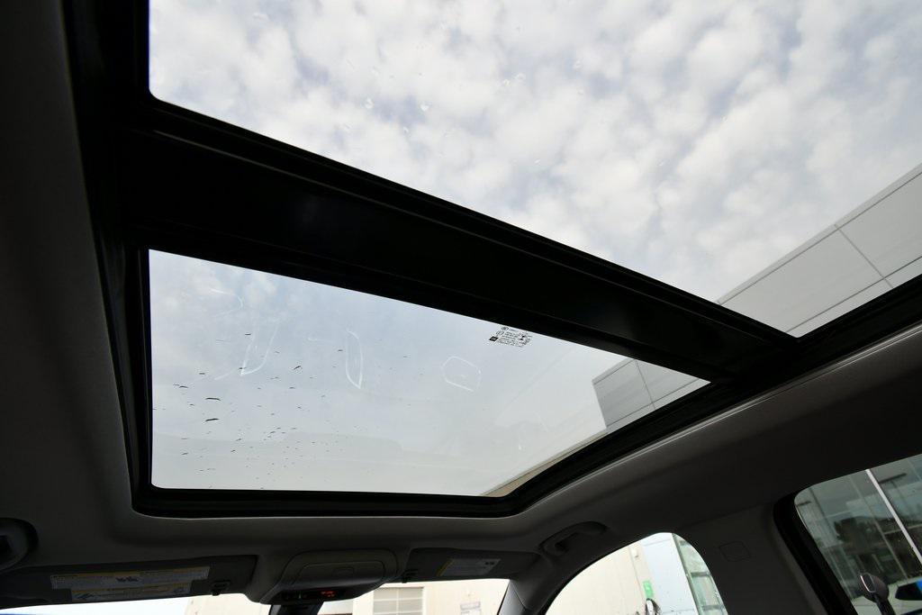 used 2022 Chevrolet Equinox car, priced at $24,400