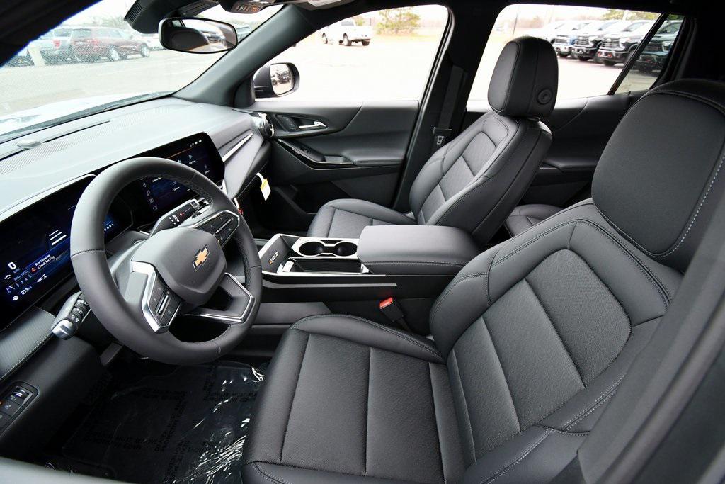 new 2026 Chevrolet Equinox car, priced at $32,045