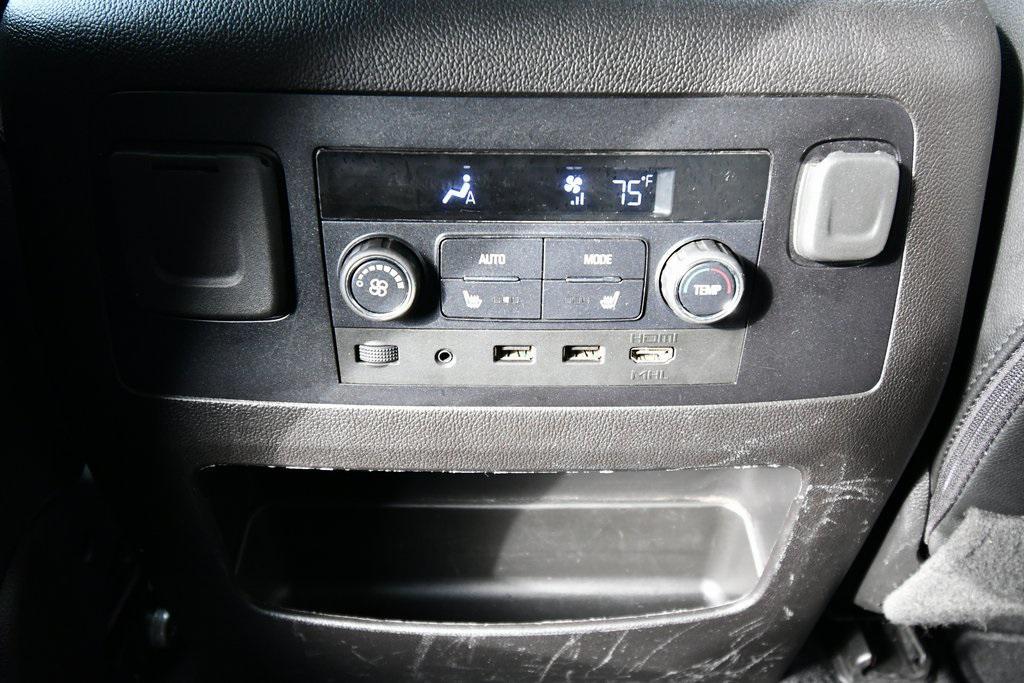 used 2019 GMC Yukon car, priced at $30,900