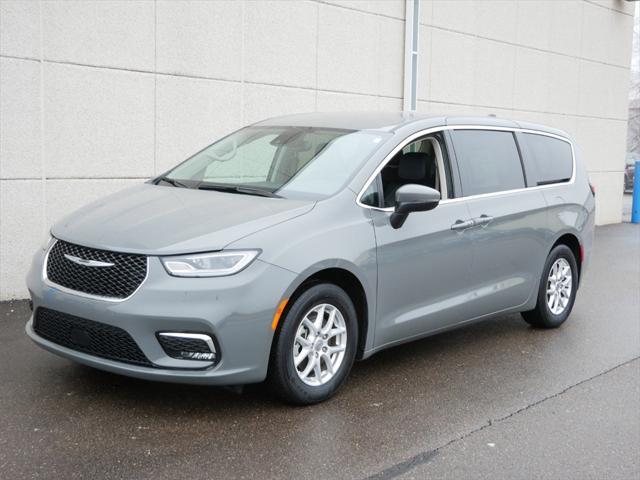 used 2023 Chrysler Pacifica car, priced at $26,000