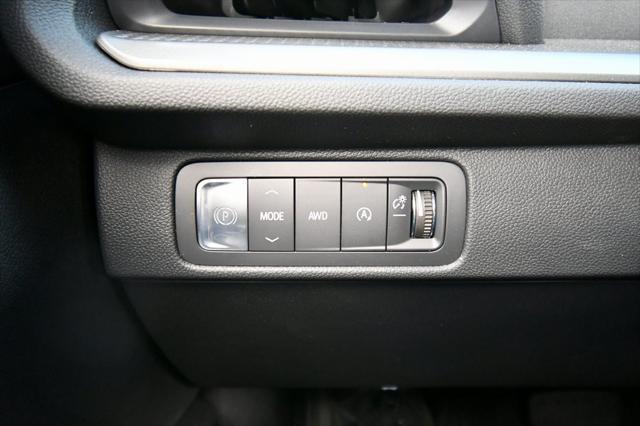 new 2025 Chevrolet Traverse car, priced at $48,975