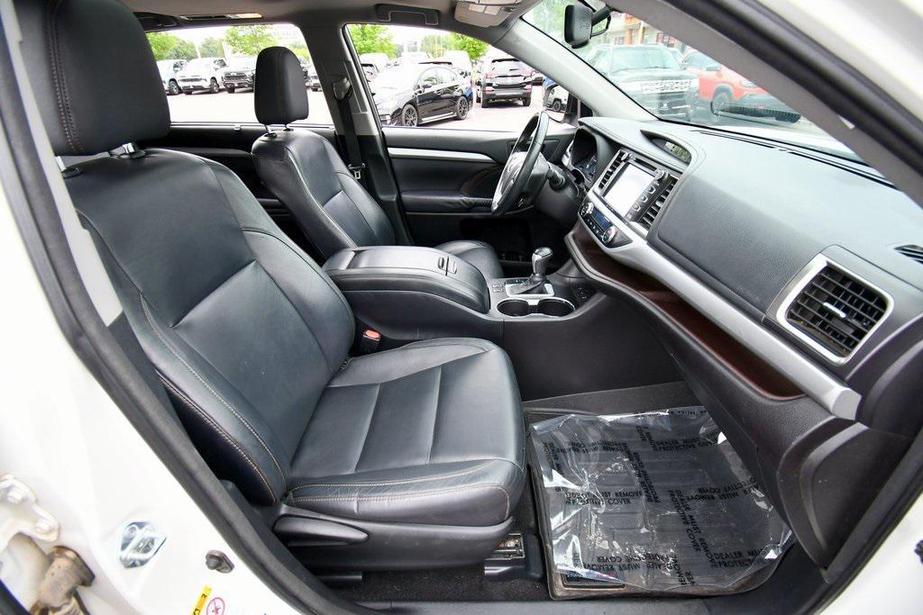 used 2016 Toyota Highlander car, priced at $17,500