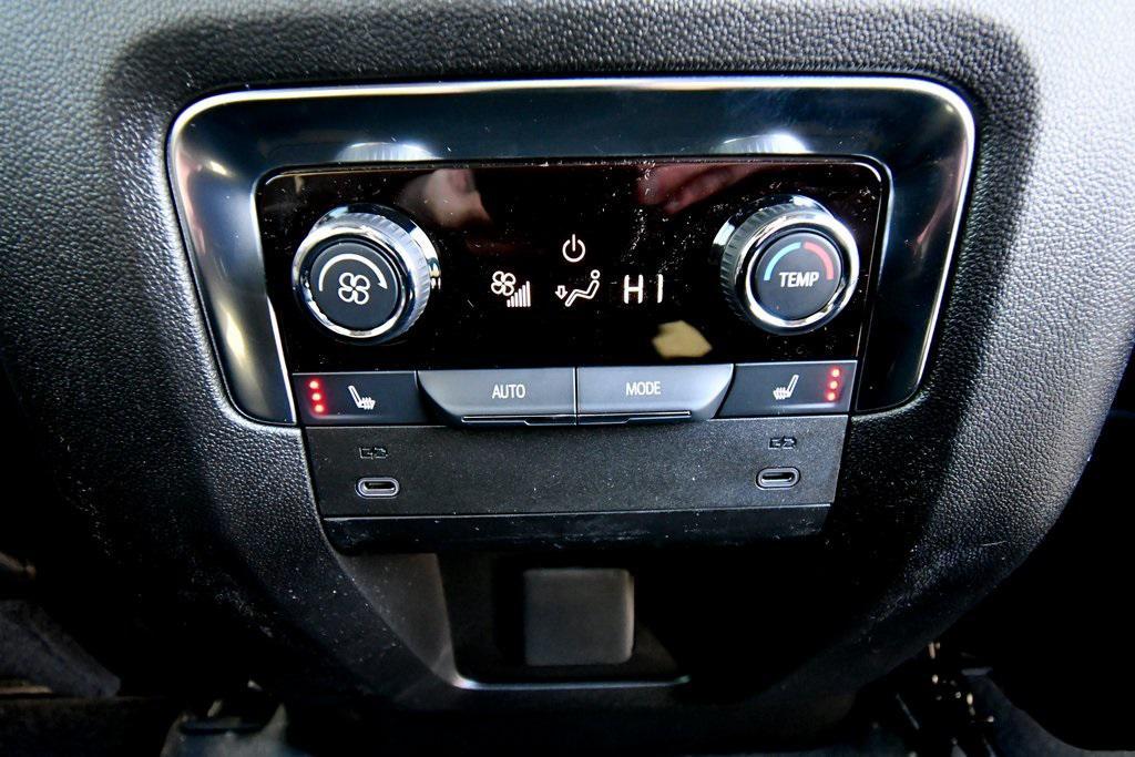new 2025 Chevrolet Suburban car, priced at $79,115