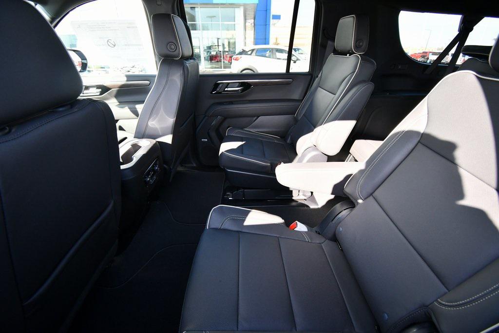 new 2025 Chevrolet Suburban car, priced at $79,115