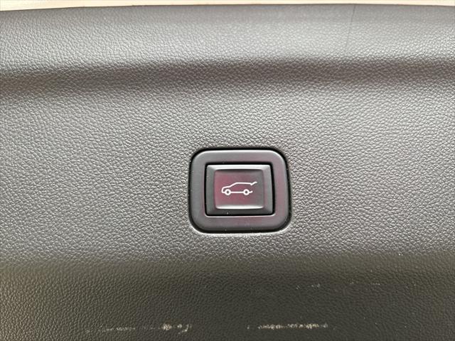used 2022 GMC Yukon XL car, priced at $61,591