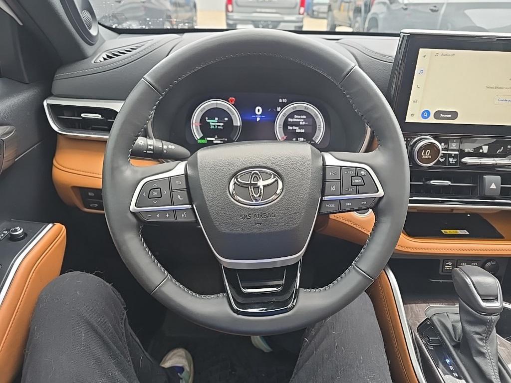 used 2024 Toyota Highlander Hybrid car, priced at $54,497
