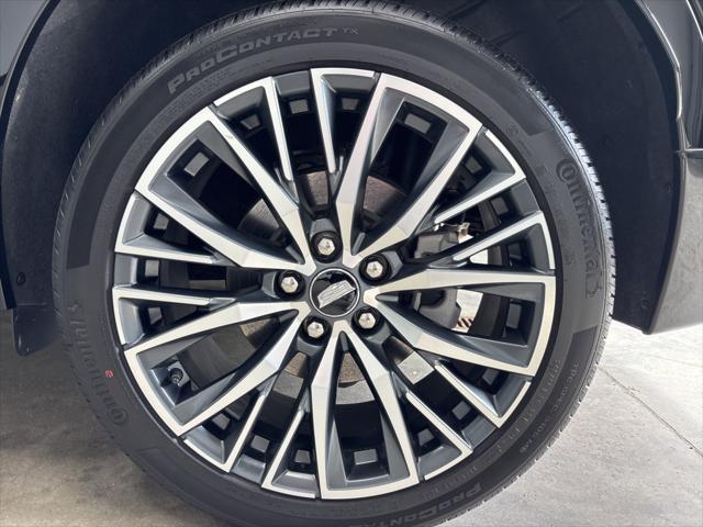 used 2024 Cadillac XT4 car, priced at $42,497