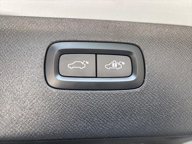 used 2022 Volvo XC90 Recharge Plug-In Hybrid car, priced at $41,997