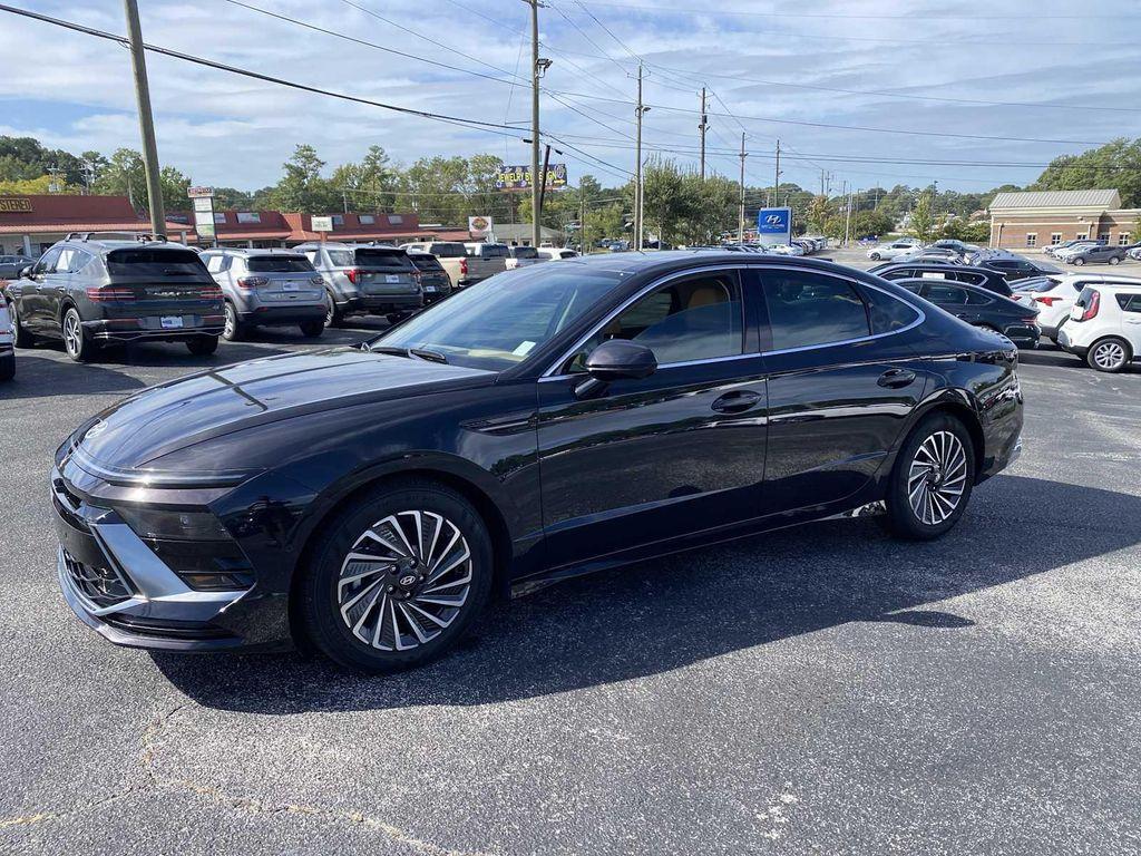 used 2025 Hyundai Sonata Hybrid car, priced at $32,515