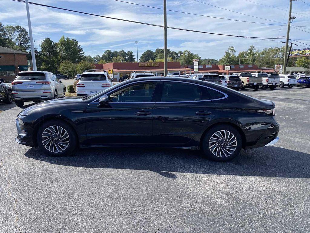 used 2025 Hyundai Sonata Hybrid car, priced at $32,515