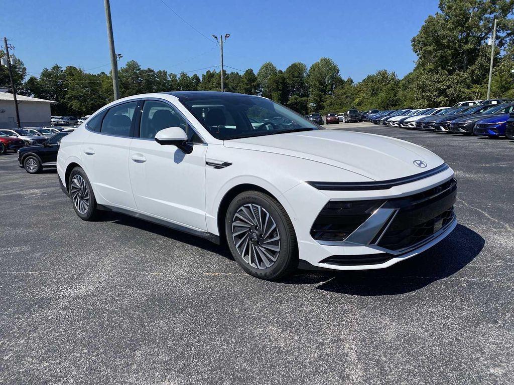 new 2025 Hyundai Sonata Hybrid car, priced at $37,096