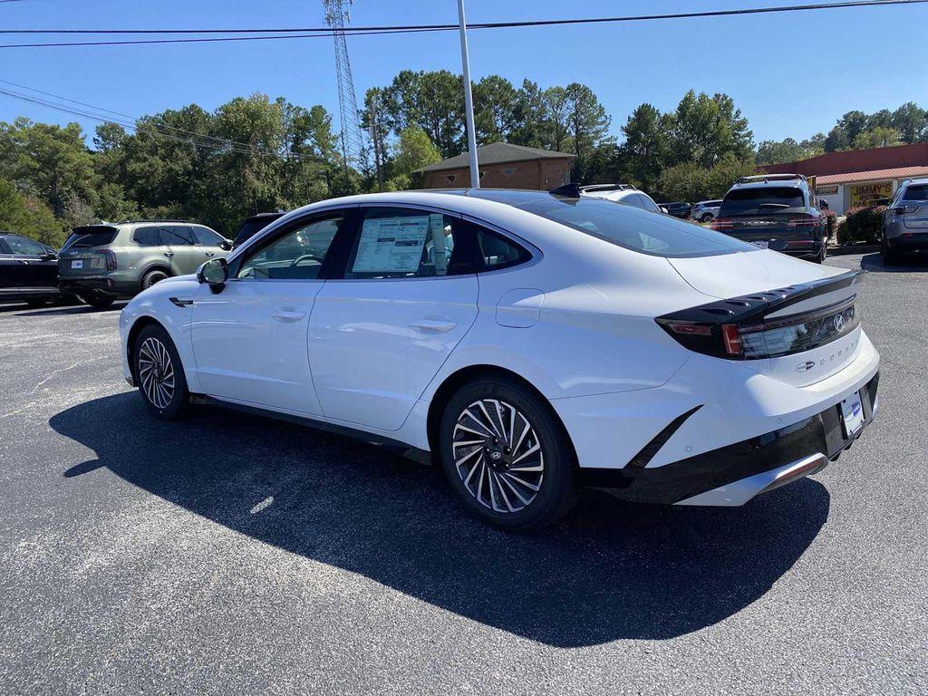 new 2025 Hyundai Sonata Hybrid car, priced at $37,096