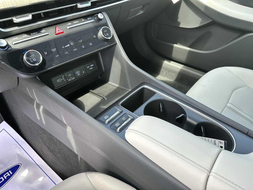 new 2025 Hyundai Sonata Hybrid car, priced at $30,431