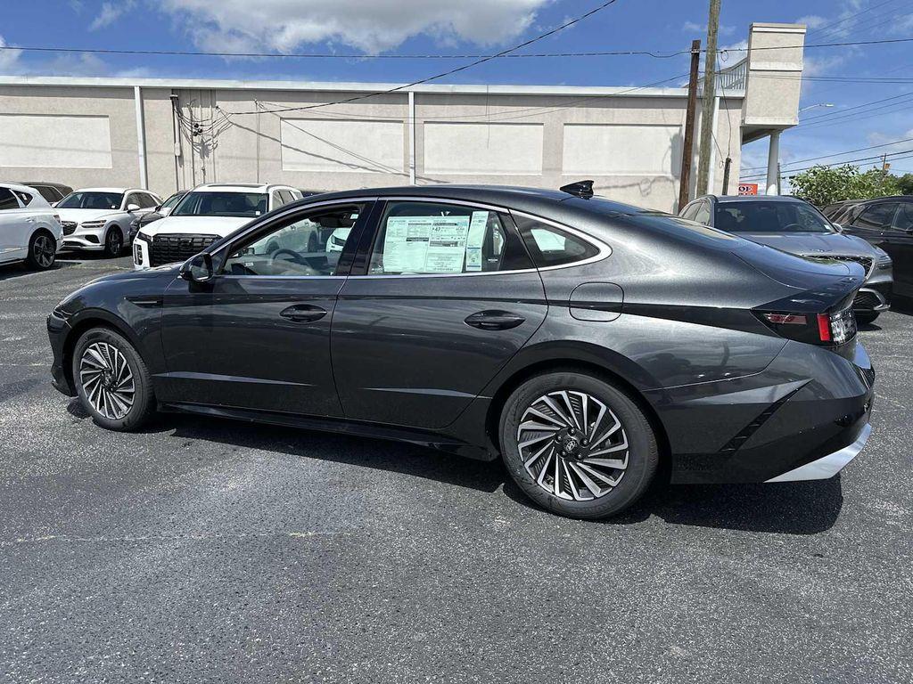 new 2025 Hyundai Sonata Hybrid car, priced at $30,431