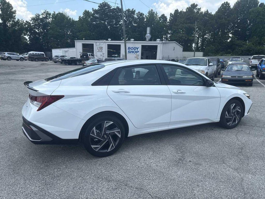 new 2025 Hyundai ELANTRA HEV car, priced at $25,928