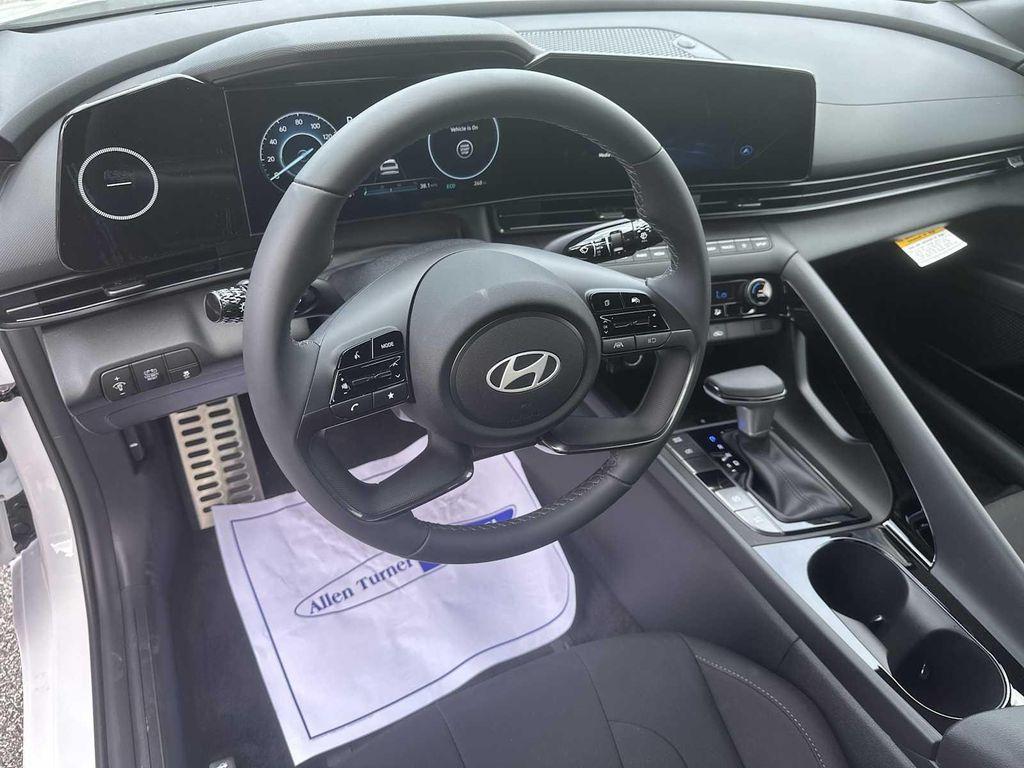 new 2025 Hyundai ELANTRA HEV car, priced at $25,928