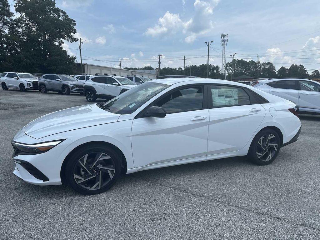 new 2025 Hyundai ELANTRA HEV car, priced at $25,928