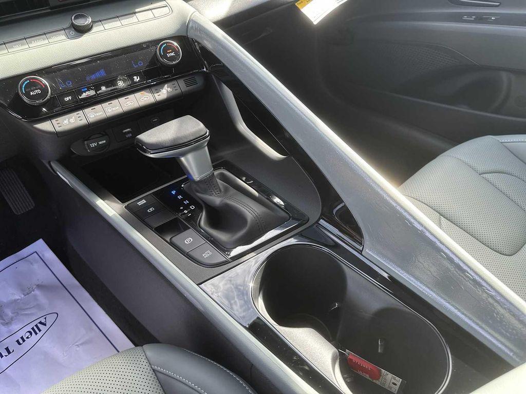 new 2025 Hyundai ELANTRA HEV car, priced at $27,986
