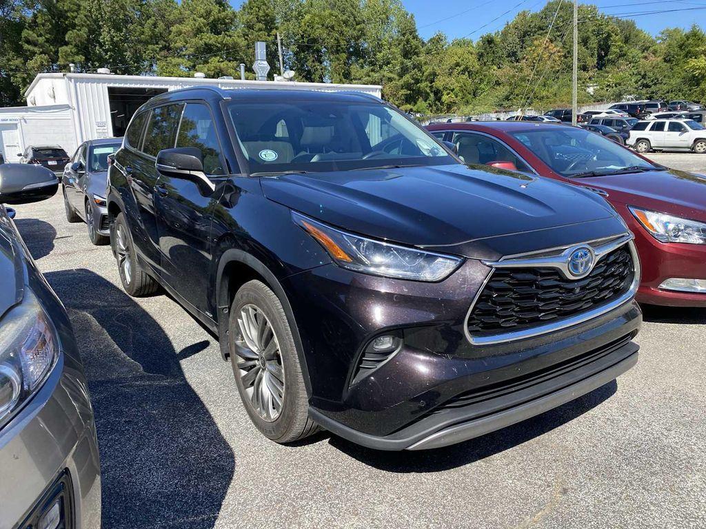 used 2022 Toyota Highlander Hybrid car, priced at $39,972