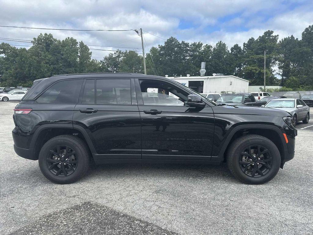 used 2024 Jeep Grand Cherokee car, priced at $35,800