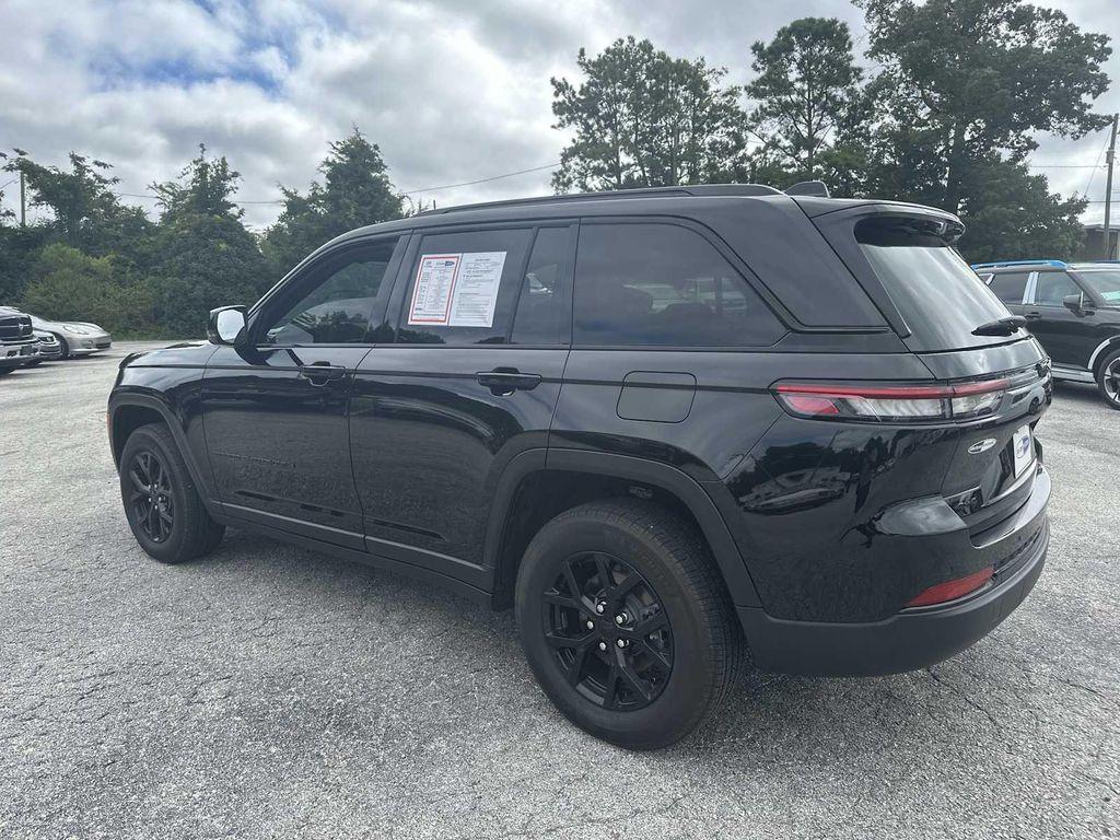 used 2024 Jeep Grand Cherokee car, priced at $35,800