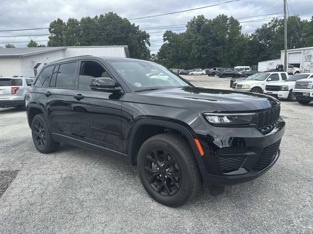 used 2024 Jeep Grand Cherokee car, priced at $35,800