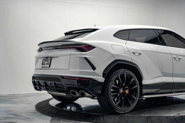 used 2021 Lamborghini Urus car, priced at $222,470