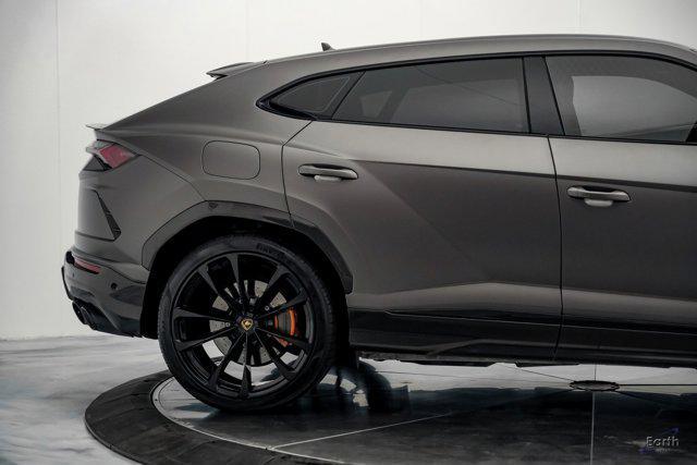 used 2022 Lamborghini Urus car, priced at $252,998