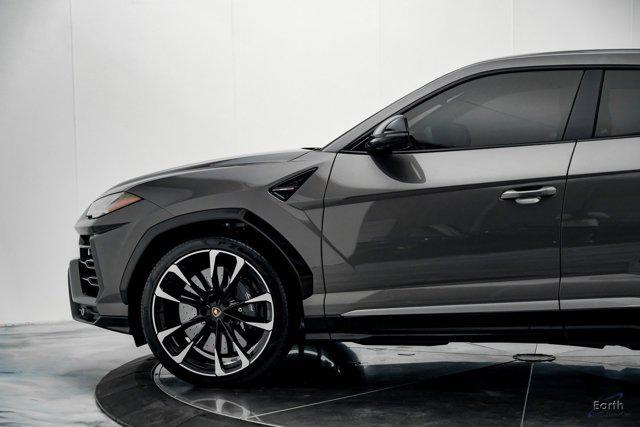 used 2021 Lamborghini Urus car, priced at $218,590