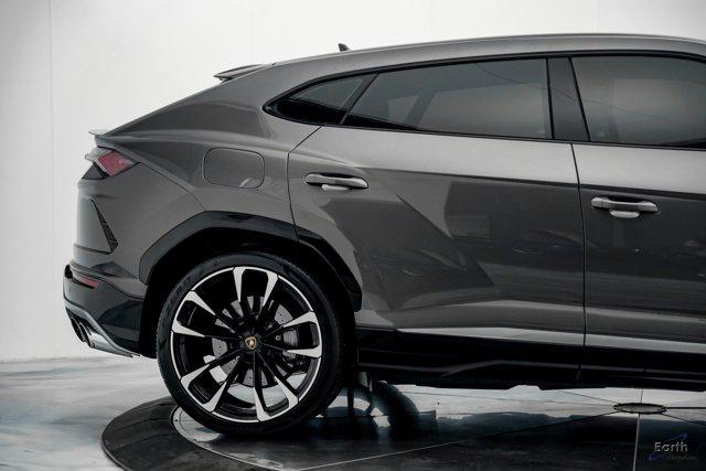 used 2021 Lamborghini Urus car, priced at $218,590