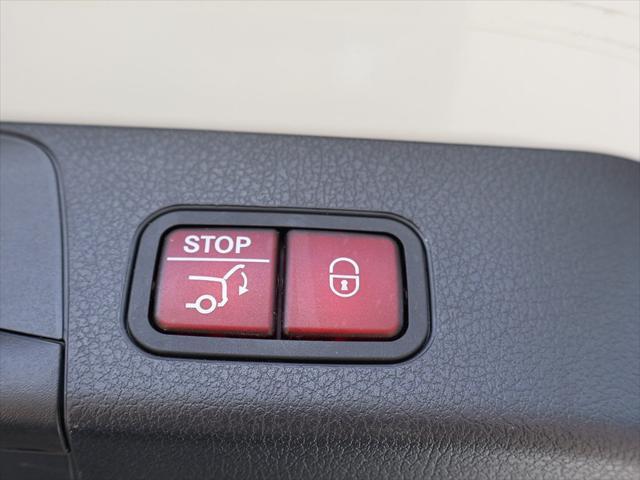used 2022 Mercedes-Benz GLB 250 car, priced at $23,690