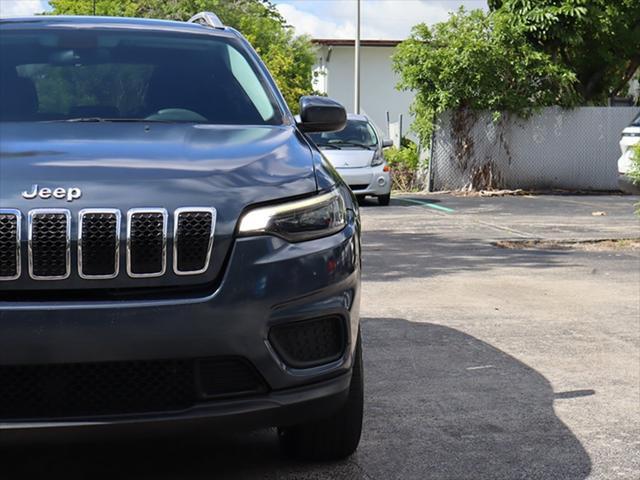 used 2020 Jeep Cherokee car, priced at $15,290