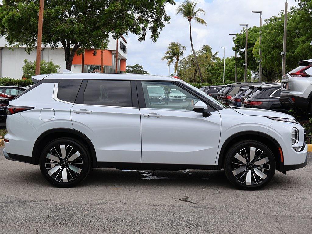 new 2025 Mitsubishi Outlander car, priced at $38,755