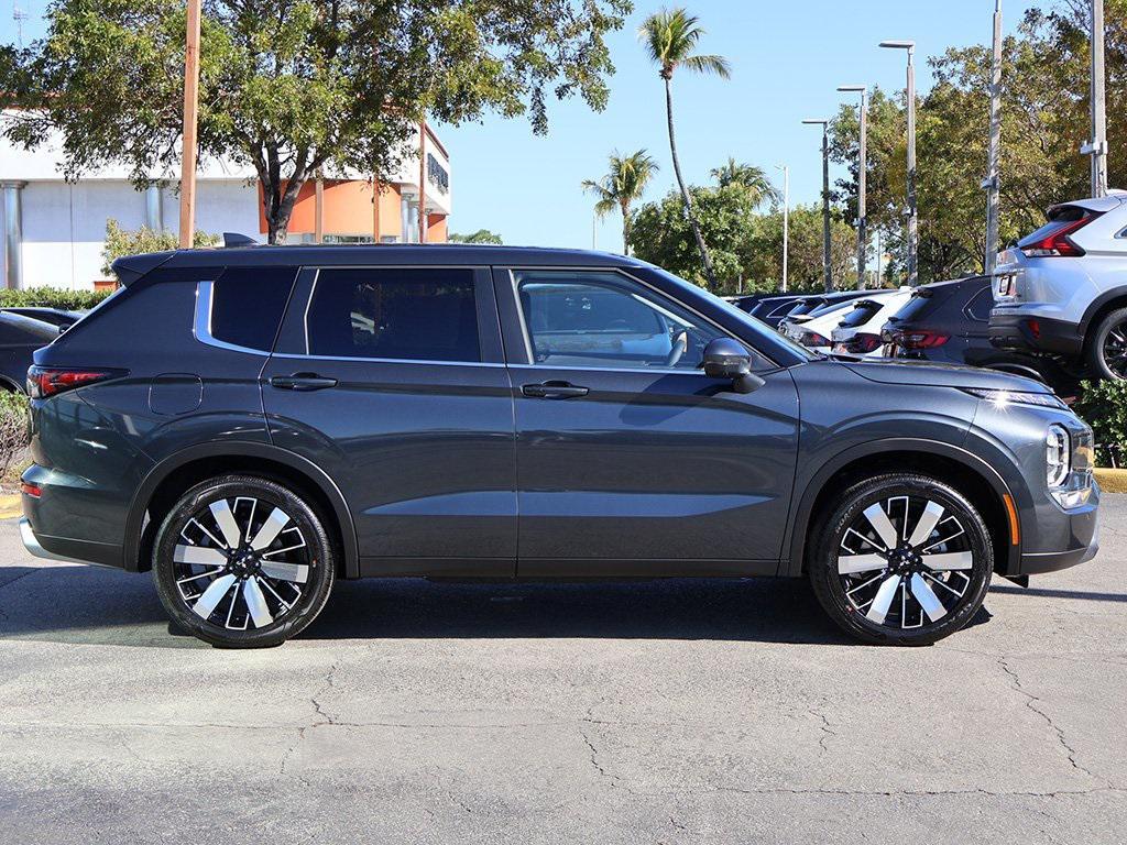 new 2025 Mitsubishi Outlander car, priced at $35,320
