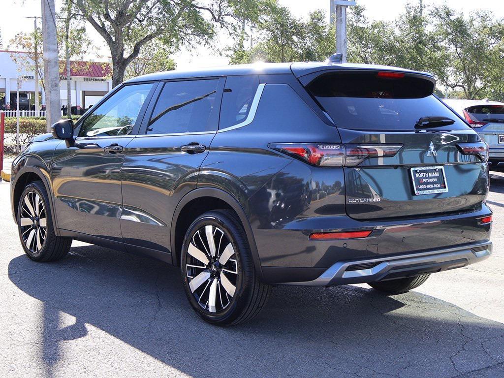 new 2025 Mitsubishi Outlander car, priced at $35,320