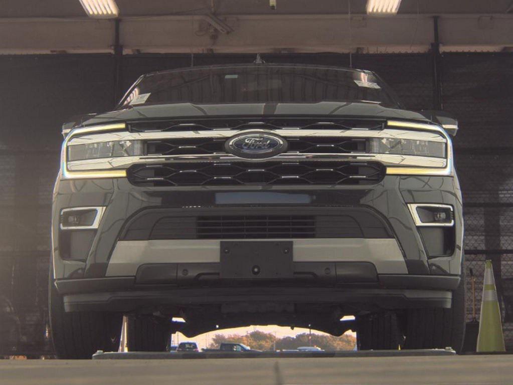 used 2022 Ford Expedition car, priced at $40,195