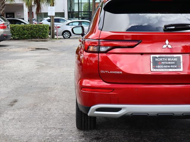 new 2024 Mitsubishi Outlander car, priced at $28,080