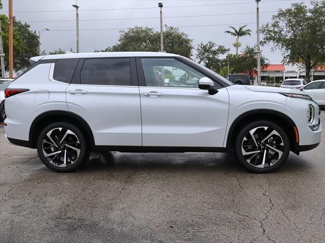 new 2024 Mitsubishi Outlander car, priced at $30,385