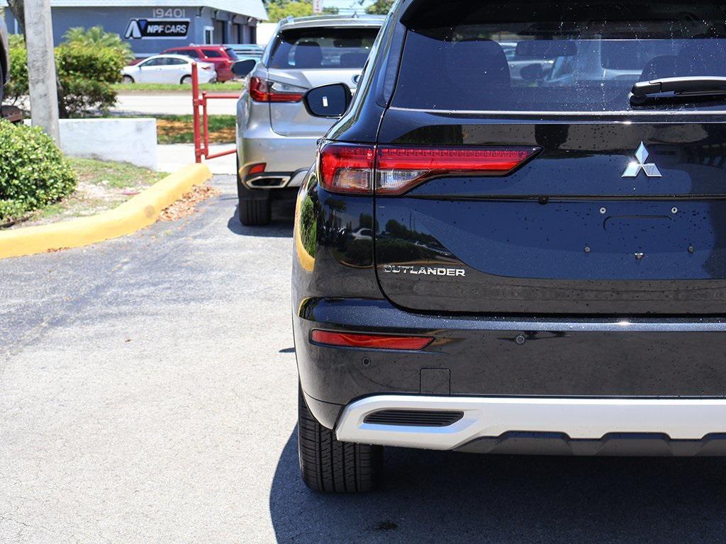 new 2025 Mitsubishi Outlander PHEV car, priced at $50,015