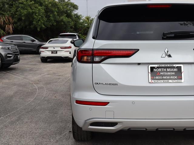 new 2024 Mitsubishi Outlander car, priced at $35,665