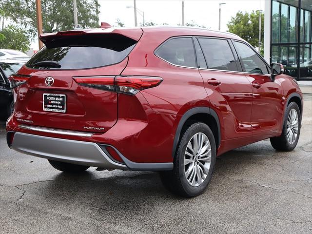 used 2022 Toyota Highlander car, priced at $32,990