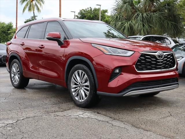 used 2022 Toyota Highlander car, priced at $32,990