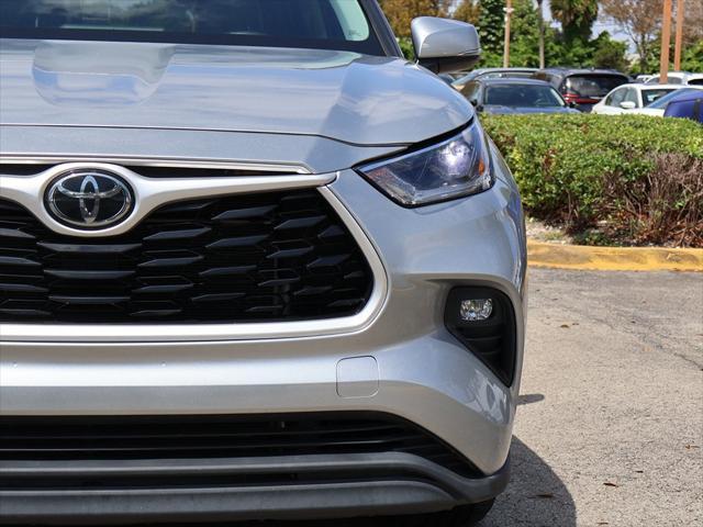 used 2021 Toyota Highlander car, priced at $29,495