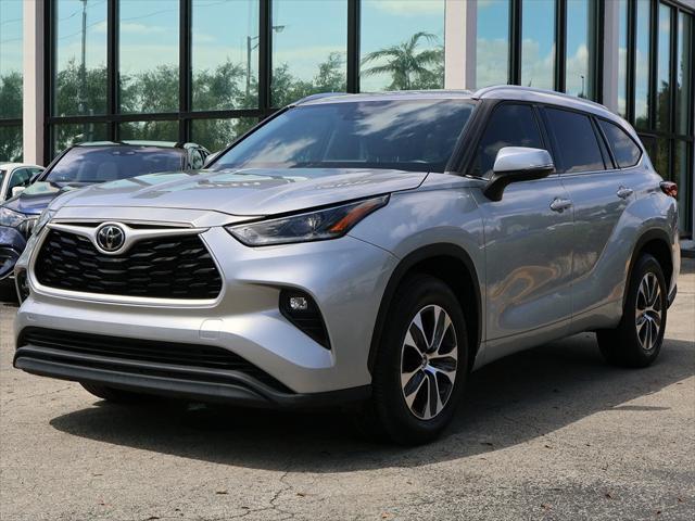 used 2021 Toyota Highlander car, priced at $29,495
