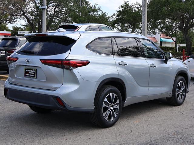 used 2021 Toyota Highlander car, priced at $29,495