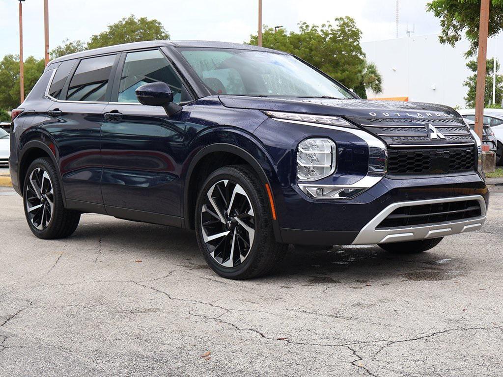 used 2023 Mitsubishi Outlander car, priced at $21,490