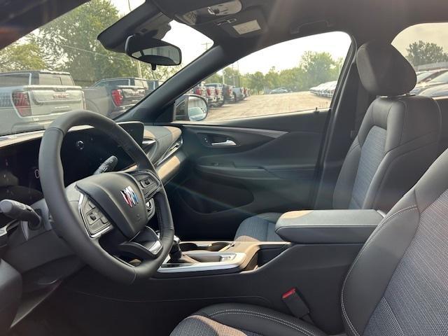 new 2025 Buick Envista car, priced at $26,081