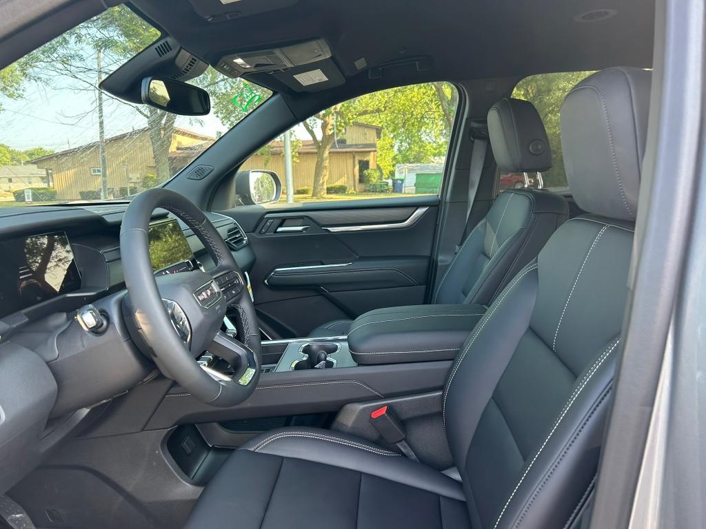 new 2025 GMC Acadia car, priced at $47,028