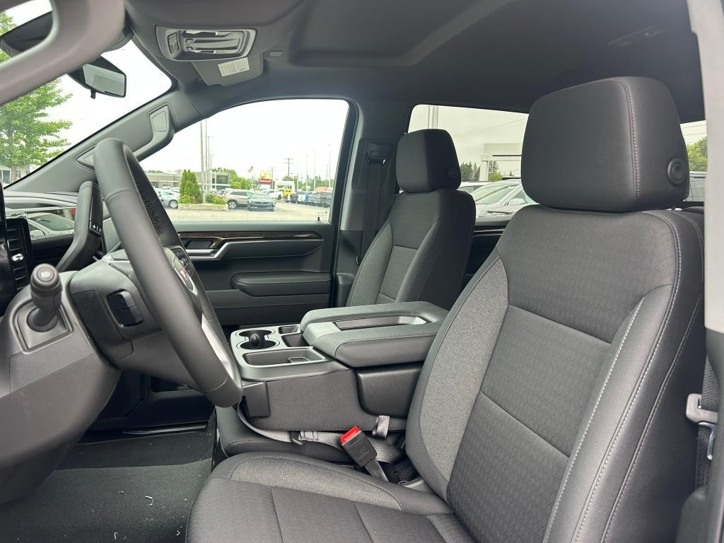 new 2025 GMC Sierra 1500 car, priced at $45,538