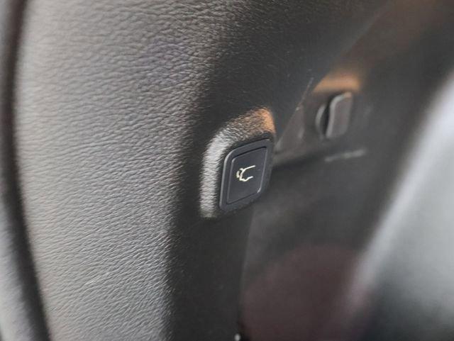 used 2019 Jeep Cherokee car, priced at $18,161